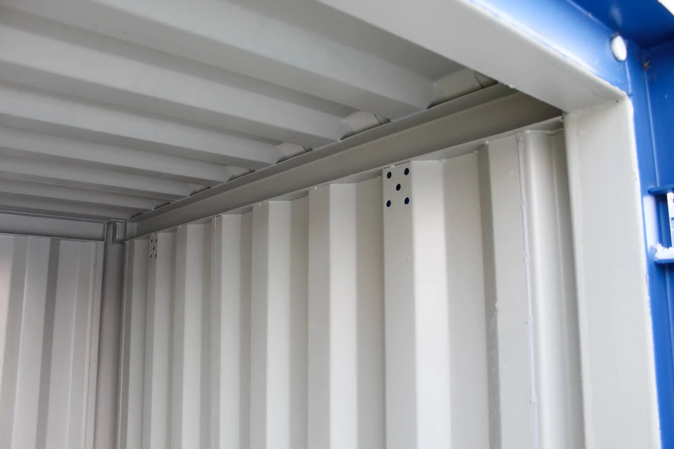 6 mini shipping container - Image 4